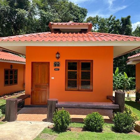Hotel Baanphuthadol Mae Hong Son Exteriér fotografie