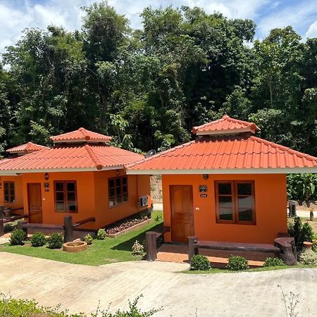 Hotel Baanphuthadol Mae Hong Son Exteriér fotografie