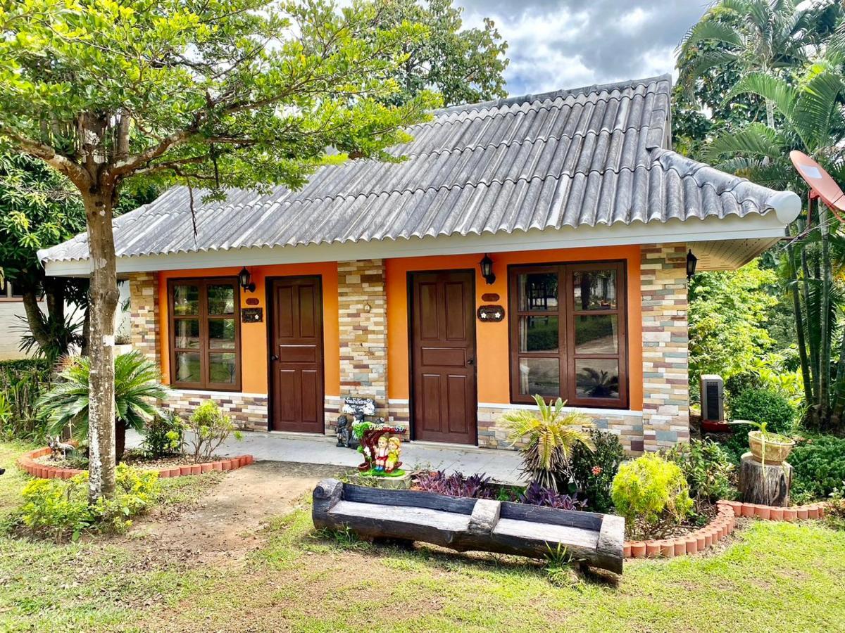 Hotel Baanphuthadol Mae Hong Son Exteriér fotografie