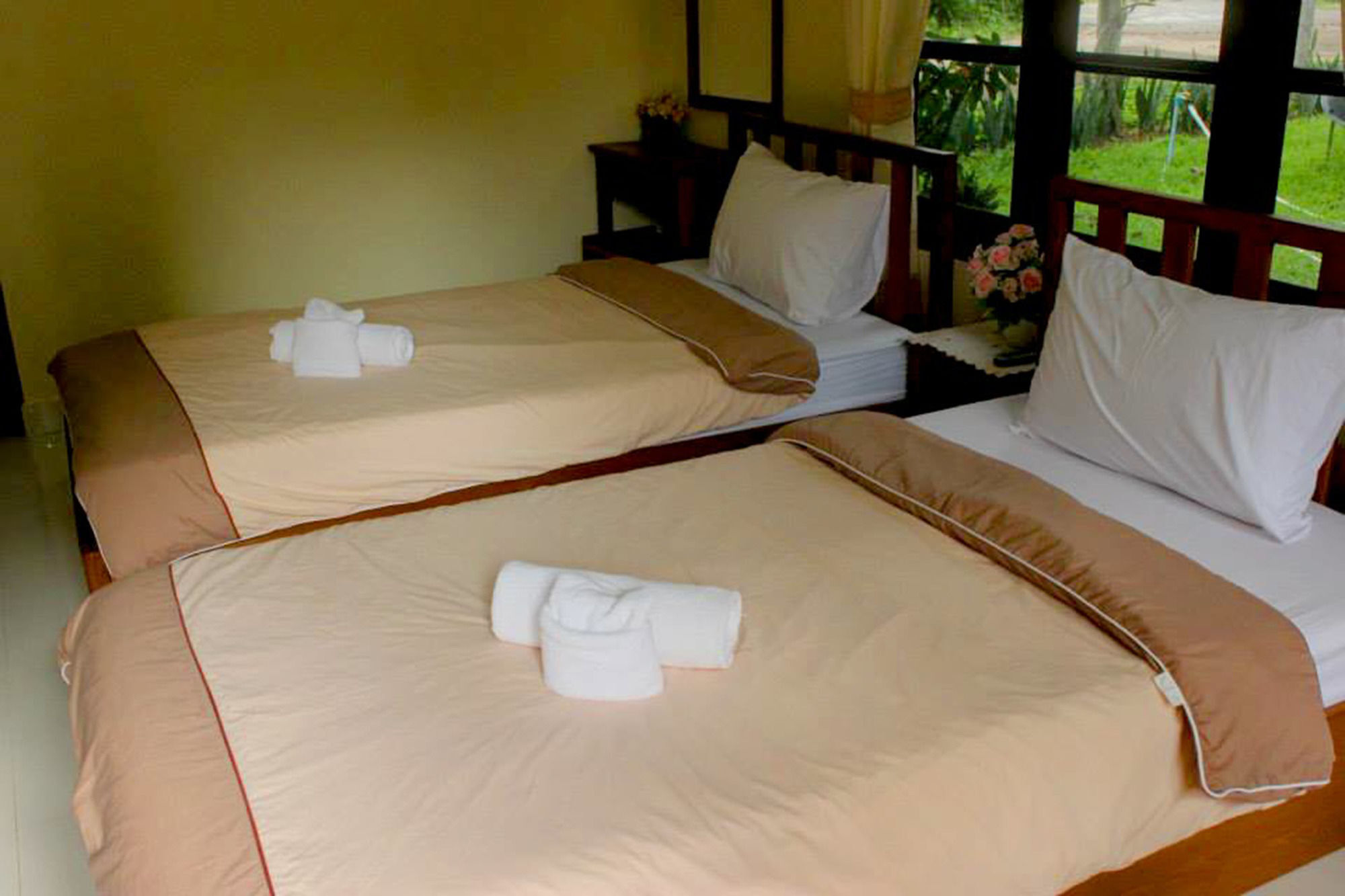 Hotel Baanphuthadol Mae Hong Son Exteriér fotografie