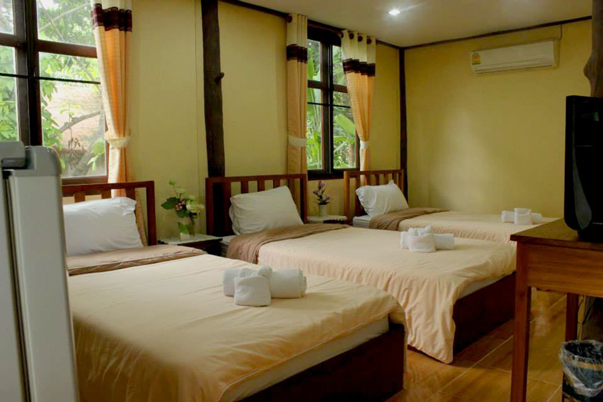 Hotel Baanphuthadol Mae Hong Son Exteriér fotografie