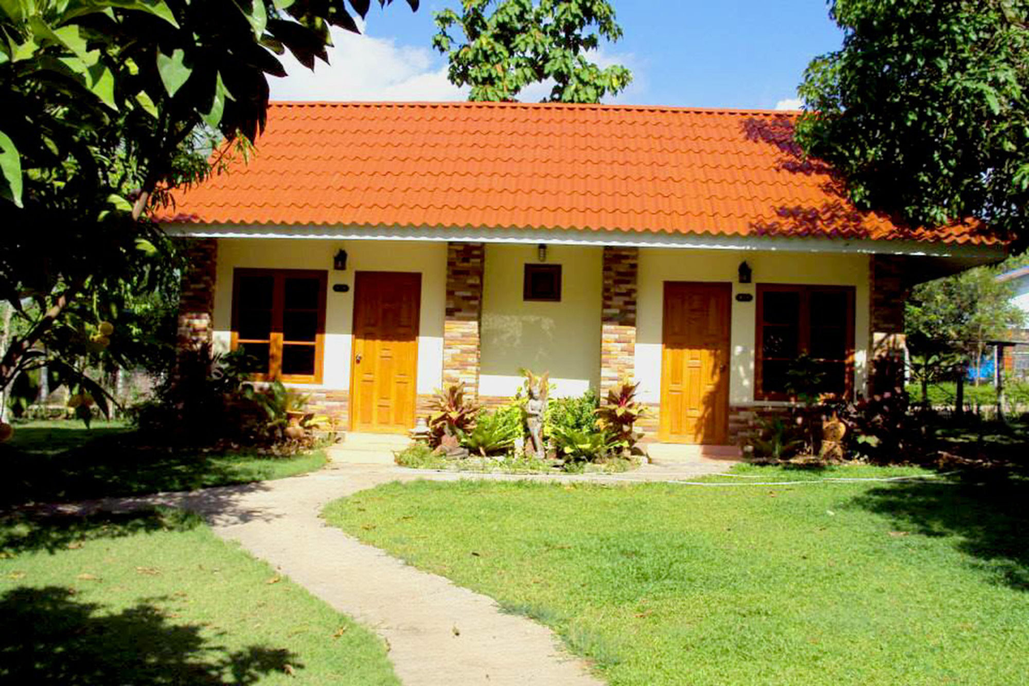 Hotel Baanphuthadol Mae Hong Son Exteriér fotografie